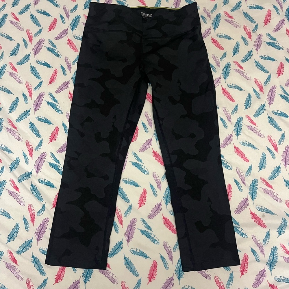 🌸Calvin Klein Black Camouflage Leggings 3/4